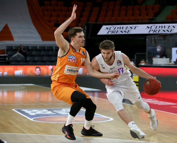 调整战术 调整战术