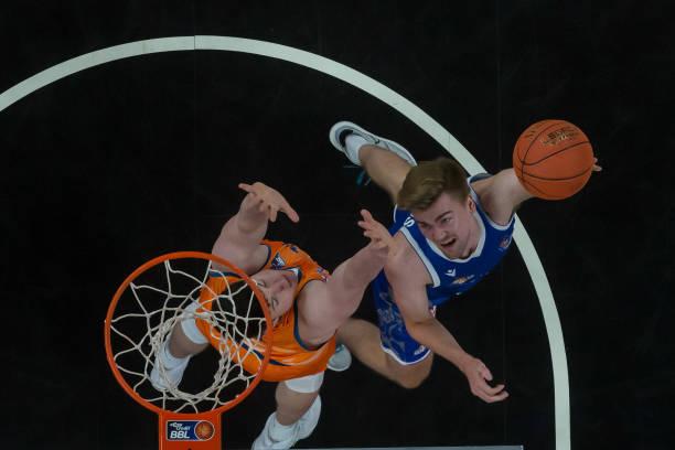 宫鲁鸣回归 宫鲁鸣回归