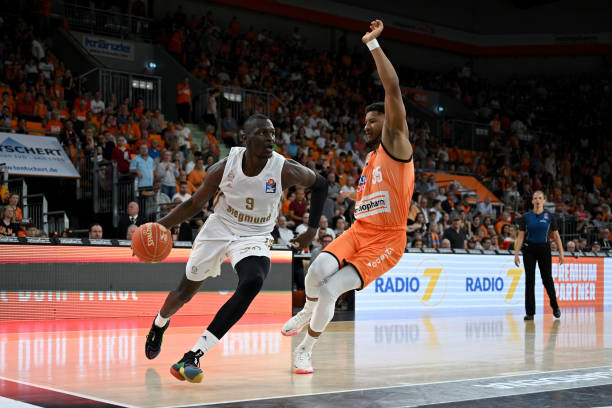 曼联投入逾 曼联投入逾