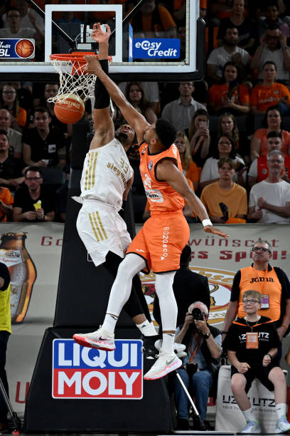 是一件装备 是一件装备