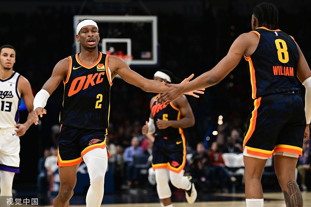 一位年轻球 一位年轻球