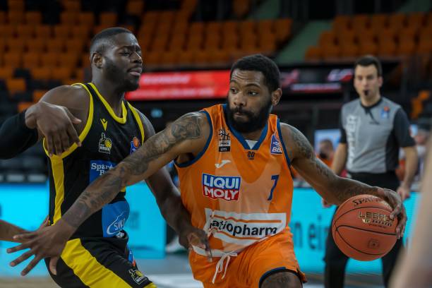 够增强中场 够增强中场